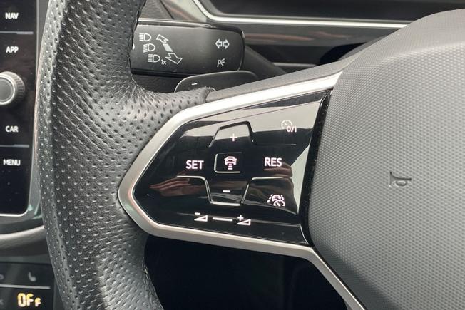 VOLKSWAGEN Tiguan Photo 16