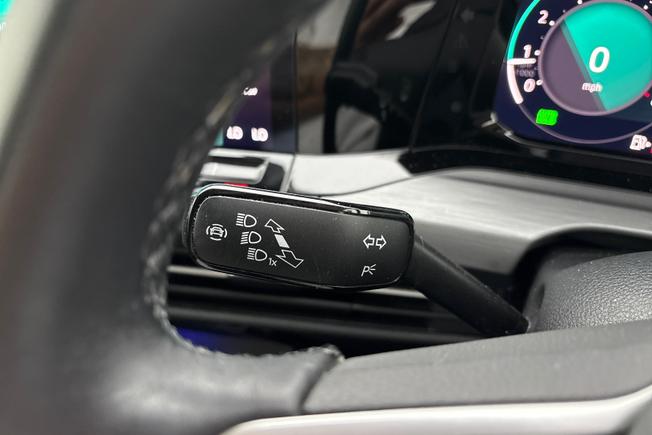 VOLKSWAGEN GOLF Photo 24