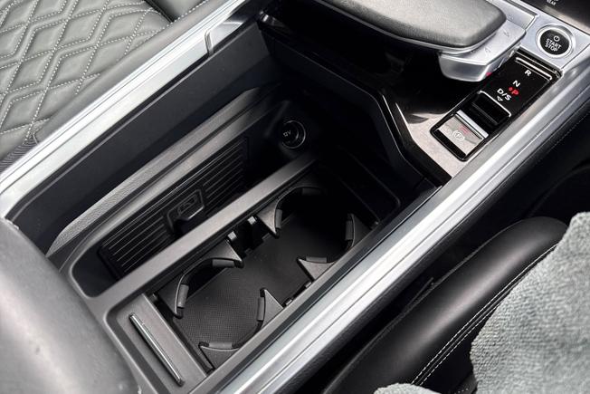 AUDI Q8 E-Tron Photo 29