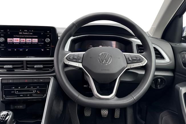 Volkswagen T-Roc Photo 11