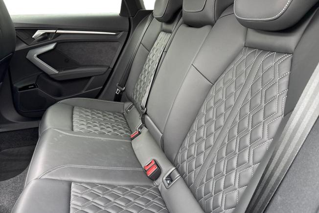 Audi S3 Photo 9