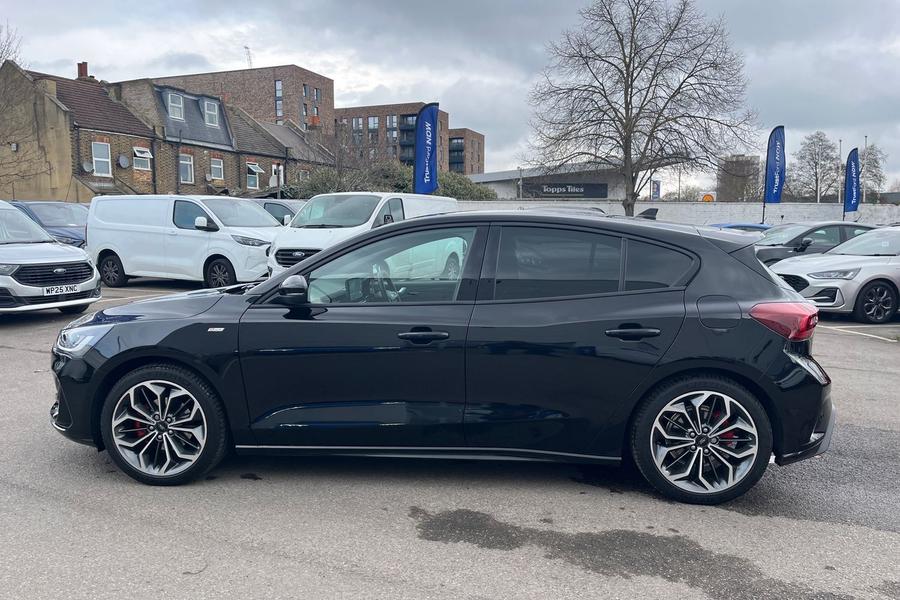 Ford FOCUS Photo autoimg-678cf32ce1e26eb2b6c345dcc76b20c3c3107bb6.jpg