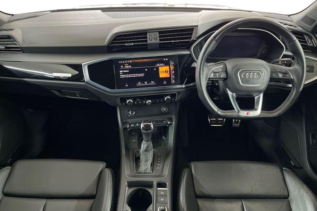 Audi Q3 Photo 10
