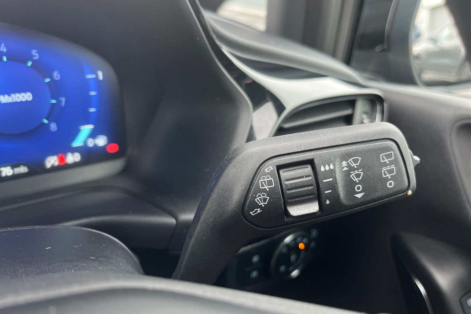 Ford FIESTA Photo 14