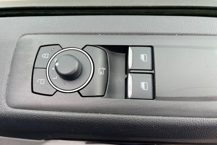 Ford TOURNEO CUSTOM Photo autoimg-6795f57fada5aa6d81cb4121a9f6dee32e2262bf.jpg