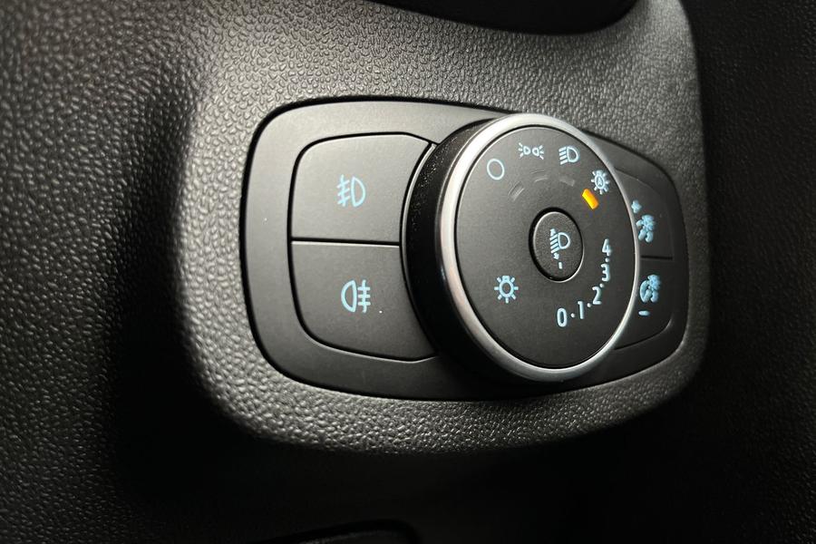 Ford Fiesta Photo autoimg-679c82ce2f2589dbf5d12b7ec9bd34df48ad315d.jpg
