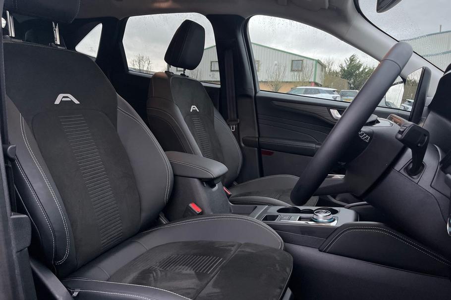 Used Ford KUGA AO25KVC 17