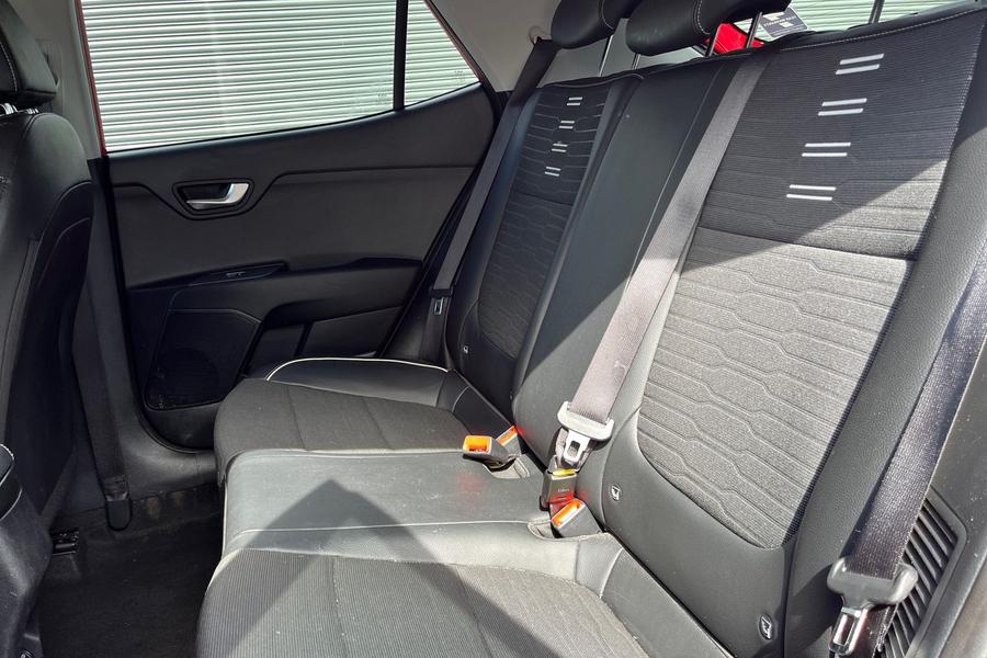 Kia STONIC Photo autoimg-67a05832c02a6bb86f0615595565af1c84209fa3.jpg