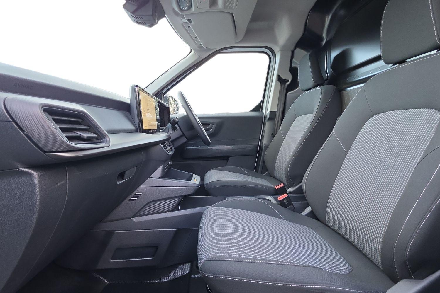 Ford E-TRANSIT COURIER Photo 9