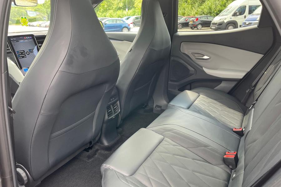Ford Explorer Photo autoimg-67a31cbfc81b771cdbdd2ed82a46b935af187d45.jpg