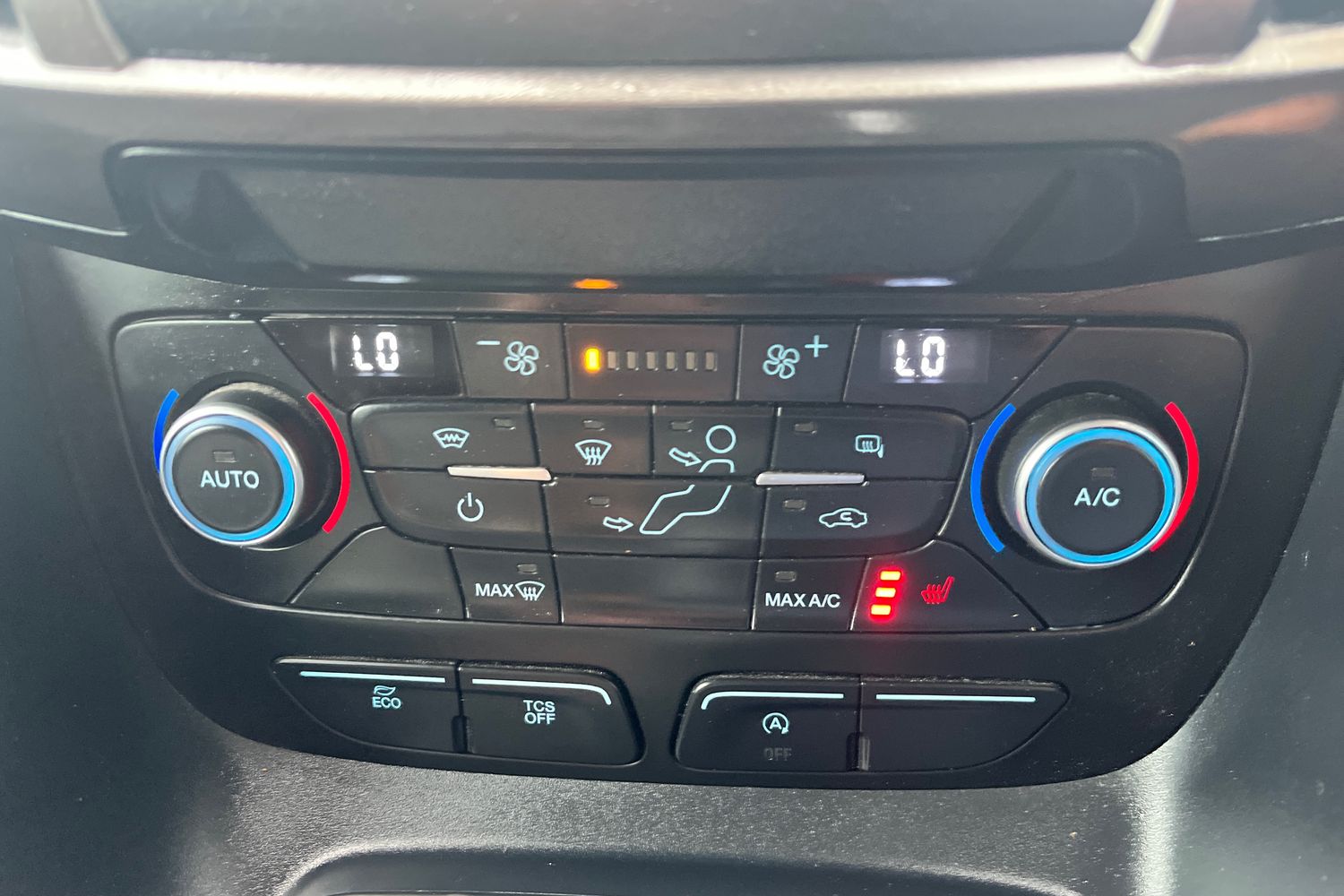 Ford TRANSIT CONNECT Photo 30