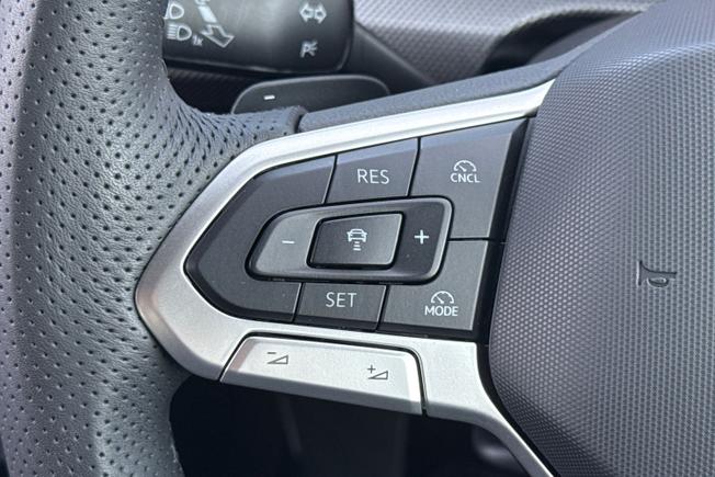 Volkswagen Golf Photo 16