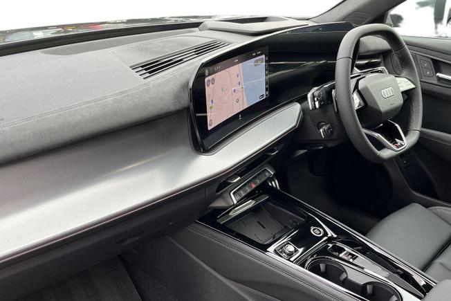 Audi Q3 Photo 2