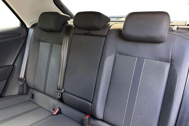 VOLKSWAGEN T-Roc Photo 9