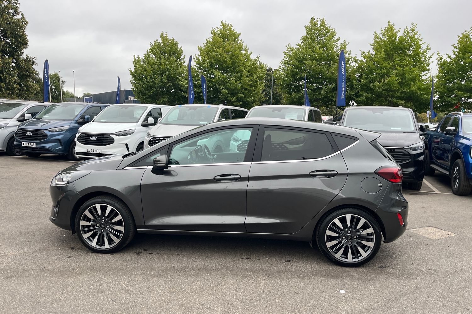 Ford FIESTA Photo 32