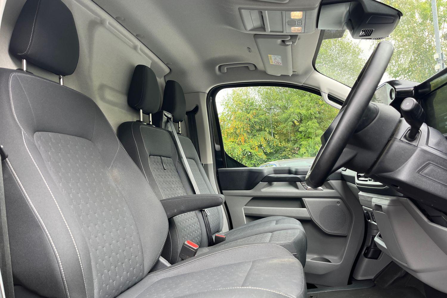 Ford E-TRANSIT CUSTOM Photo 16