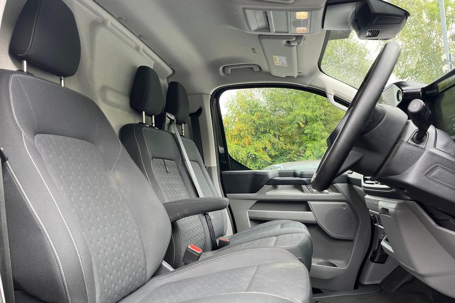 Ford E-TRANSIT CUSTOM Photo autoimg-67bd9c5b20ec01b1d157f2730a0111feb20bb59d.jpg