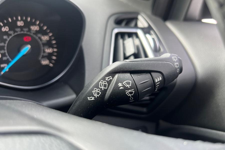 Ford KUGA Photo autoimg-67be9dec6d0a6db76d388faef0edcfc9752c5621.jpg