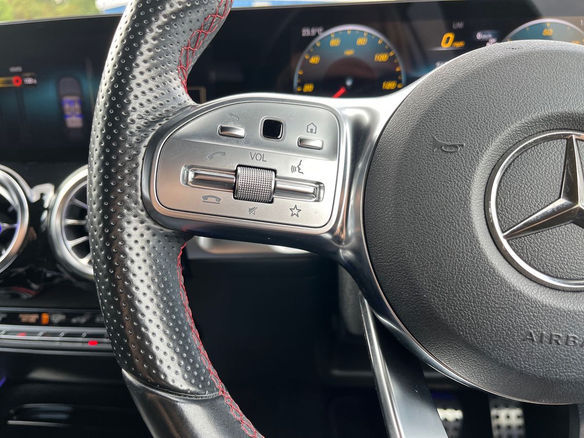 Mercedes-Benz EQB Photo 15