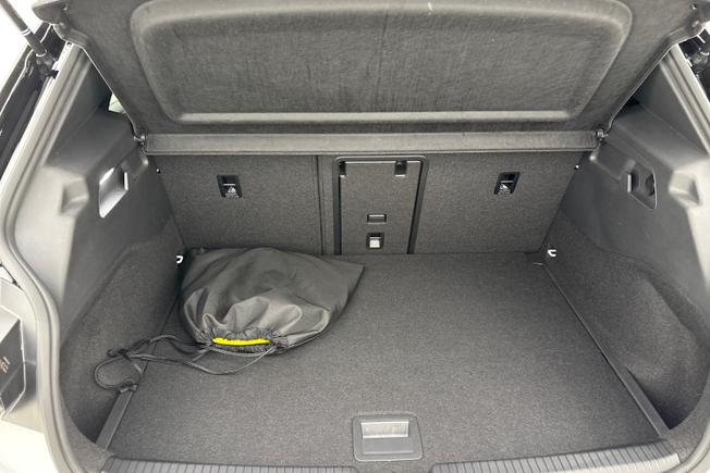 VOLKSWAGEN ID.3 Photo 12