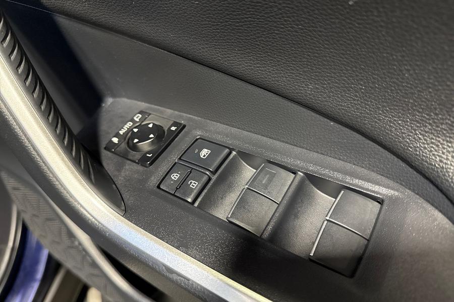 Toyota RAV4 Photo autoimg-67c45a3f085b3eefc21d4cbcc79f3ddeae47a401.jpg