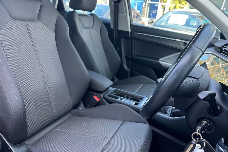 Audi Q3 Photo autoimg-67ca8d0da70d13b4f305107140f628eac4e79046.jpg