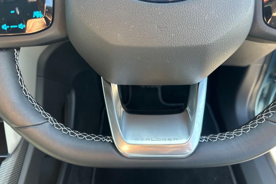 Ford EXPLORER Photo autoimg-67cadd92b9bdde568cc7d00f7b6201a9c5645ecf.jpg