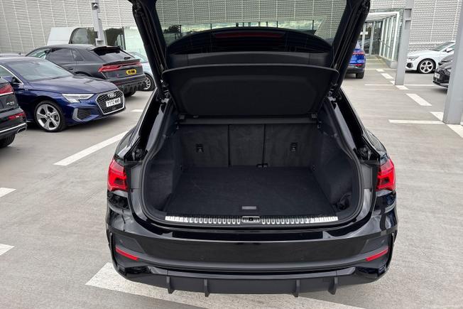 AUDI Q3 Photo 12