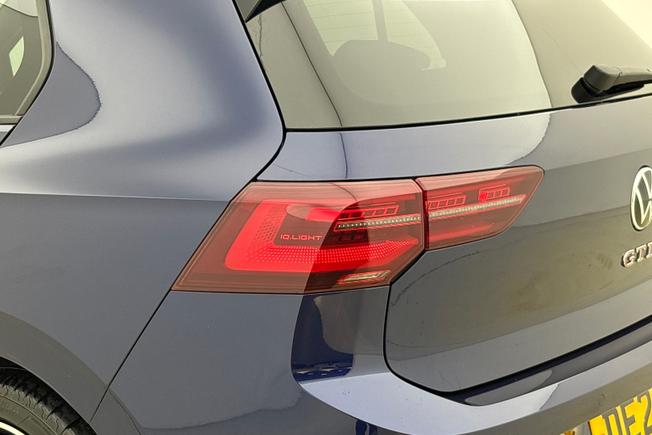 VOLKSWAGEN Golf Photo 18