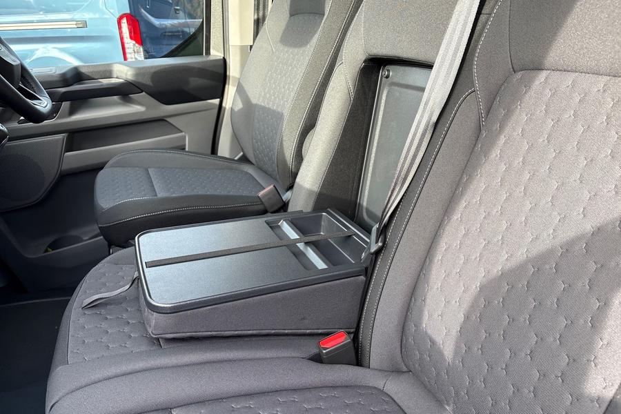 Ford TRANSIT CUSTOM Photo autoimg-67d34a9379b59effa2752ad5b75b2c32f06f5bf0.jpg