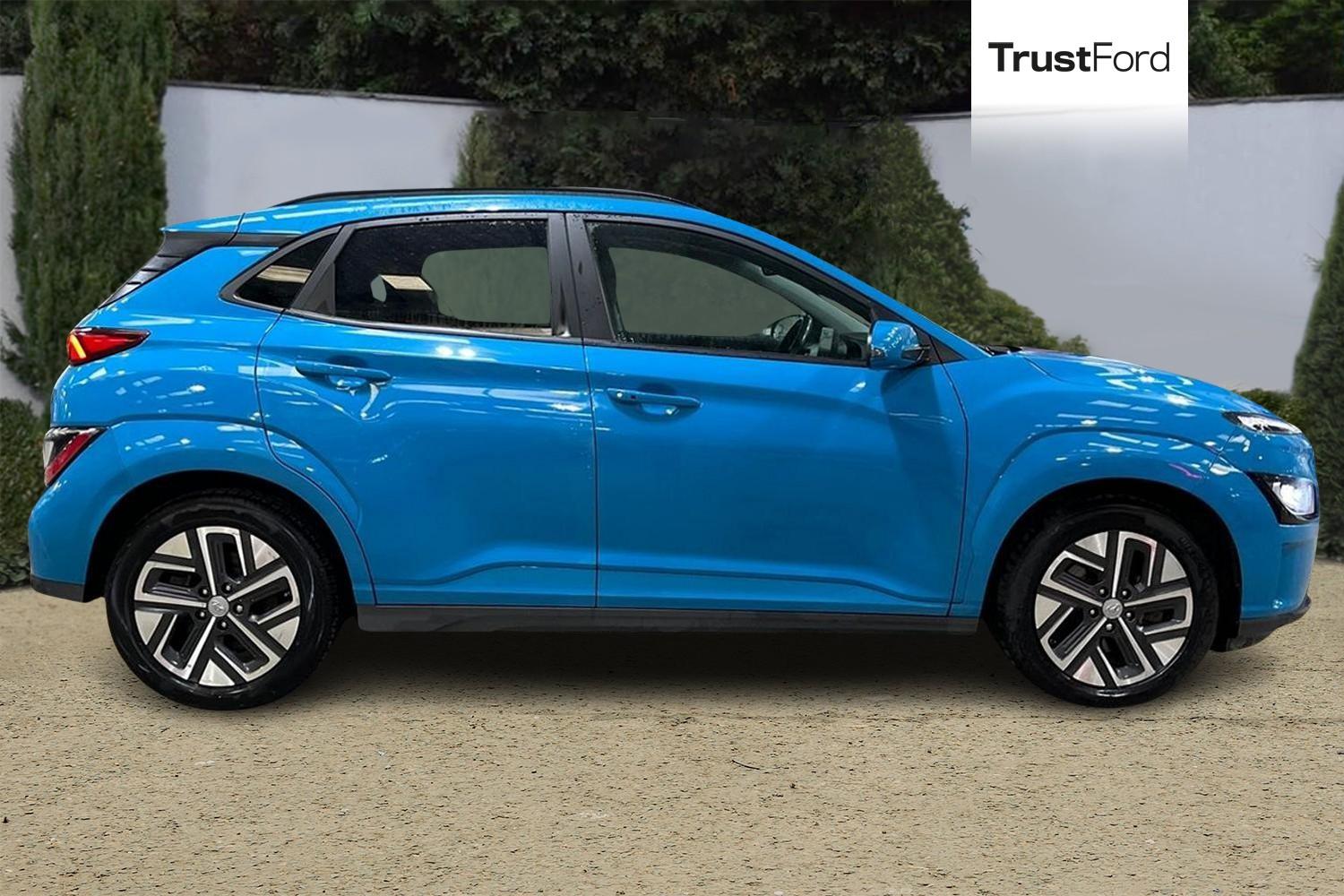 Hyundai KONA Photo 2