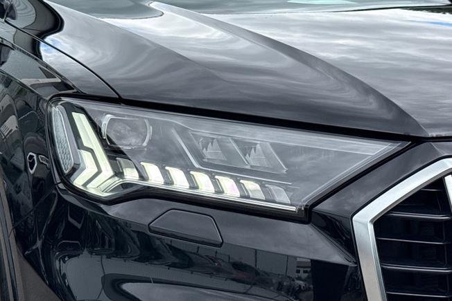 AUDI Q7 Photo 19