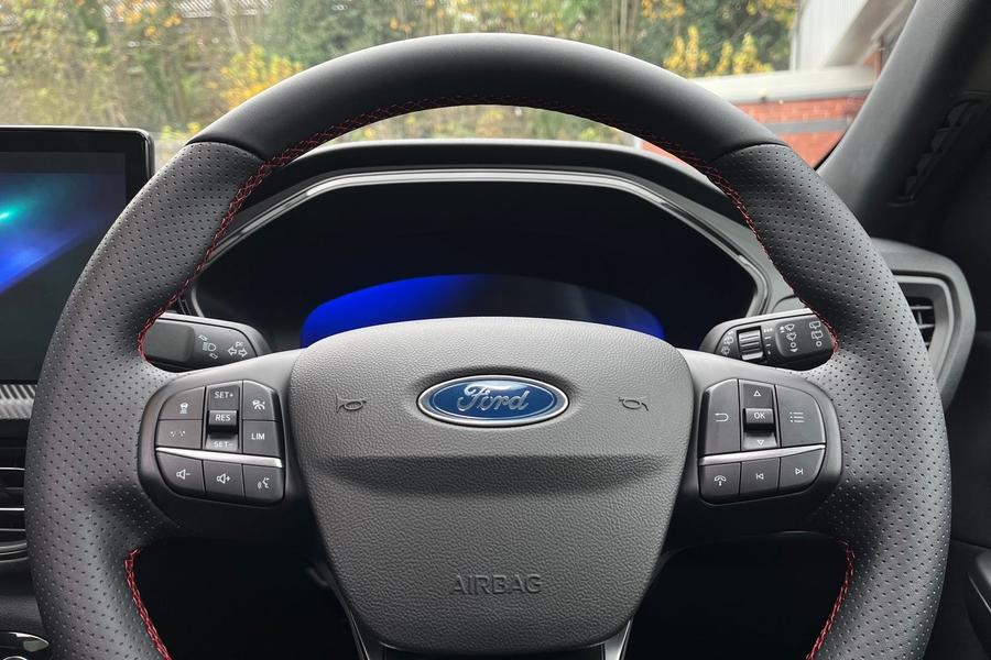 Ford Kuga Photo autoimg-67dc37c8a717b6846fb4df5e9ffe53658456ac86.jpg