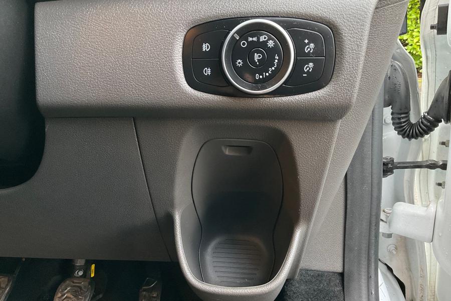 Ford TRANSIT CUSTOM Photo autoimg-67df7995c6c78bbf069a59312c46abf11466a2f2.jpg