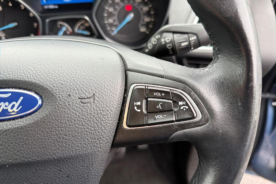 Ford GRAND C-MAX Photo autoimg-67e09e8bae2dcb5ba615f892a1fd63e0a890b728.jpg