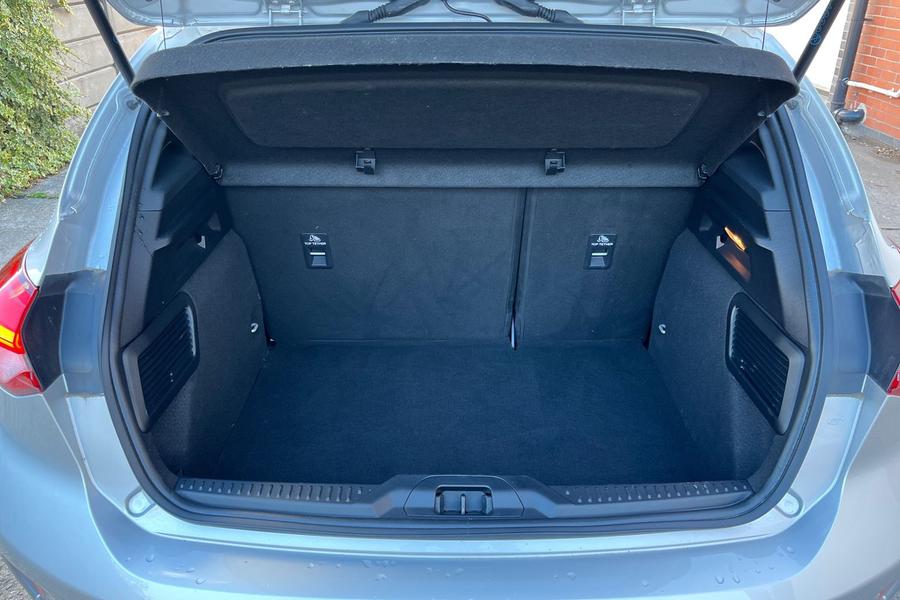 Ford FOCUS Photo autoimg-67e3fd17d37e52f76a53d3d36253485258a2f06b.jpg