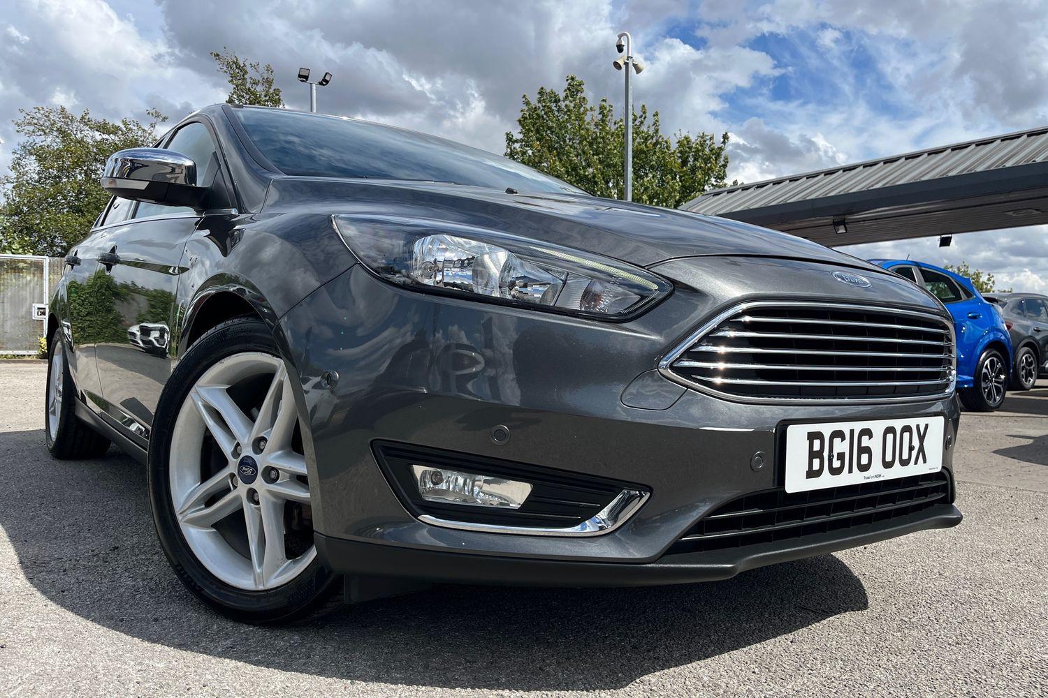 Ford FOCUS Photo 36