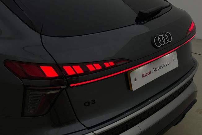 AUDI Q3 Photo 30