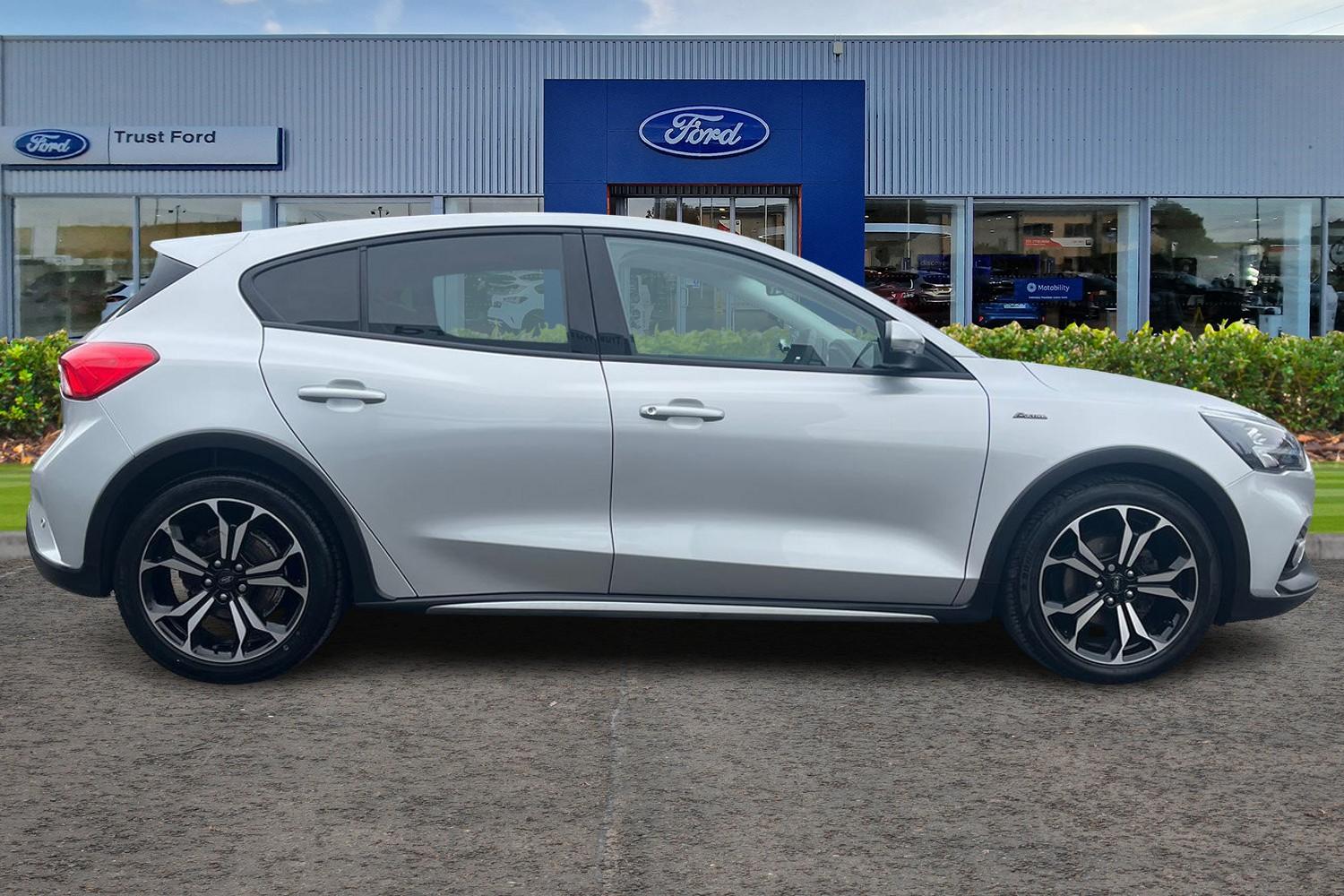Ford FOCUS Photo 2