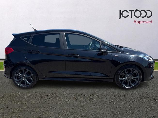 FORD Fiesta Photo 4
