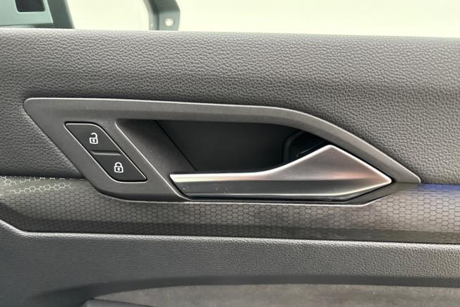 VOLKSWAGEN Golf Photo 27