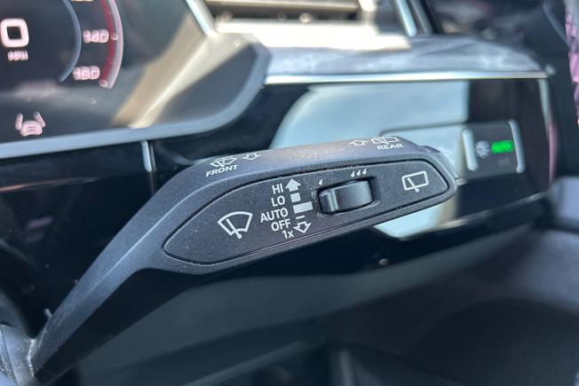 Audi e-tron S Photo 52