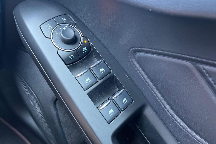 Ford Focus Photo autoimg-67fc1d96065a615566de600f537ee1cdde83169e.jpg