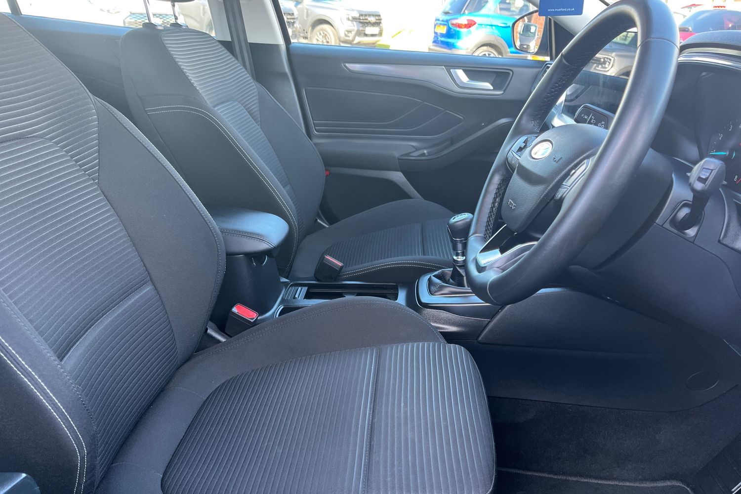 Ford FOCUS Photo 16