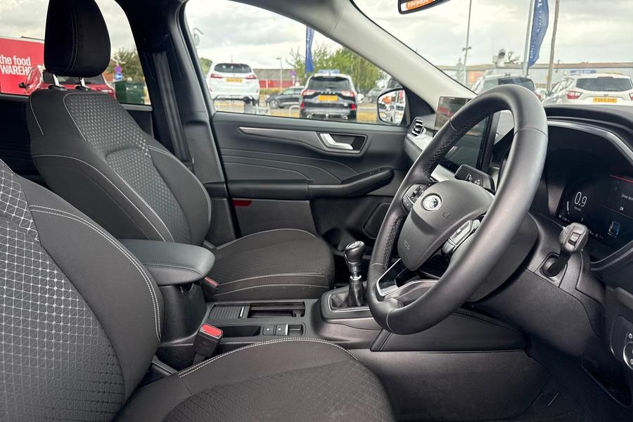 Ford KUGA Photo autoimg-67fec3e4f933c8442b2400b98785a087349b102f.jpg