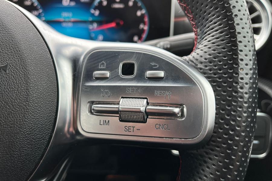Mercedes-Benz A Class Photo autoimg-6800c39c13b9814cfe3674527975f862c30dea78.jpg