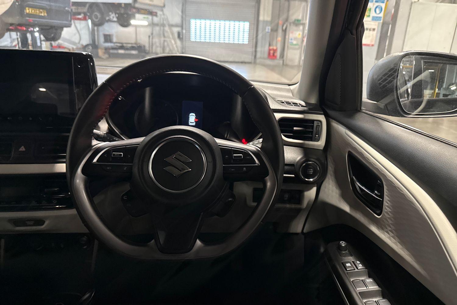 Suzuki SWIFT Photo 11