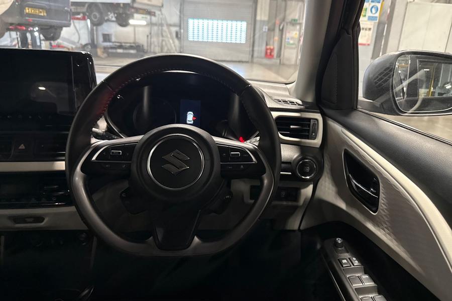 Suzuki SWIFT Photo autoimg-68079b0afe886511e600c092e2559bf252b3e34a.jpg