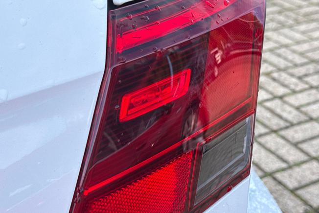 VOLKSWAGEN Golf Photo 24