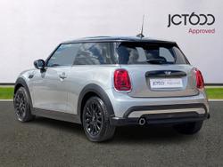 MINI Hatch Photo 3